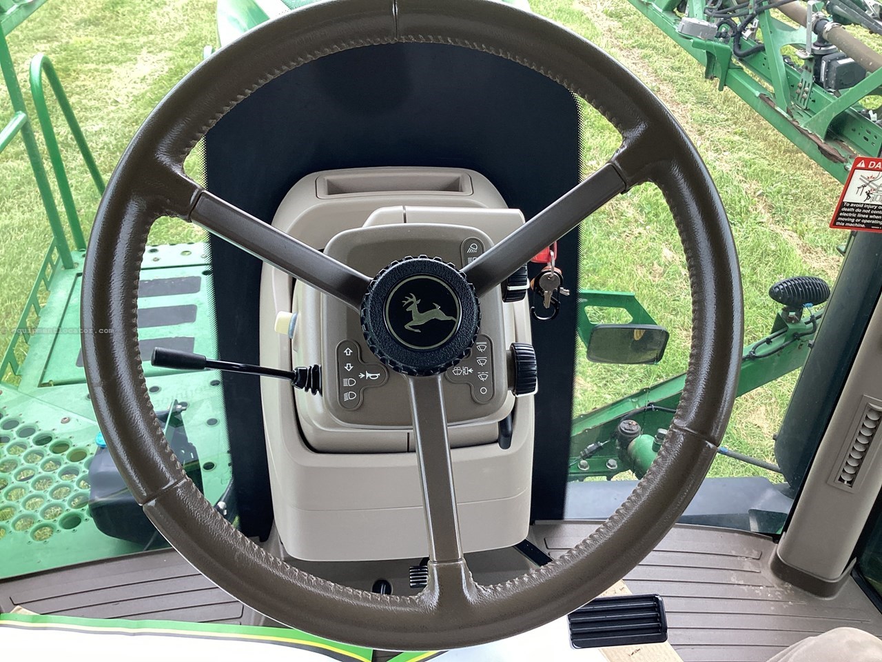 2016 John Deere R4045 Image 10