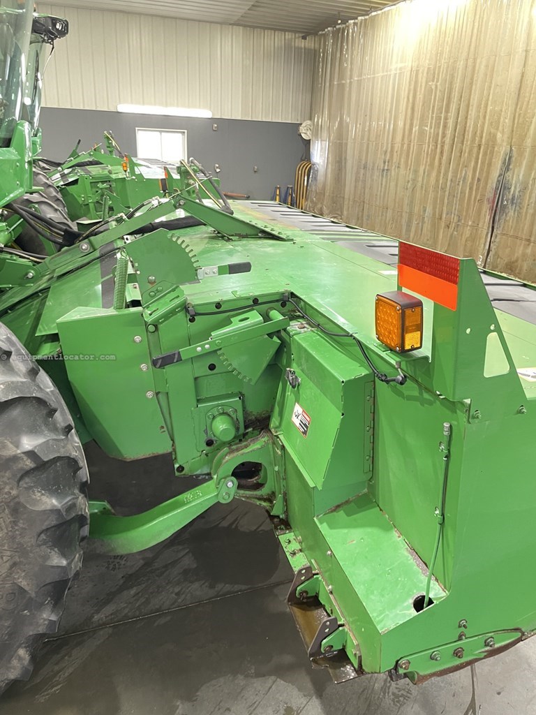 2020 John Deere W235 Image 10