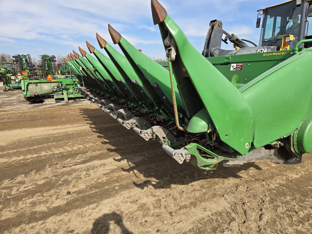 2013 John Deere 612C StalkMaster Image 32