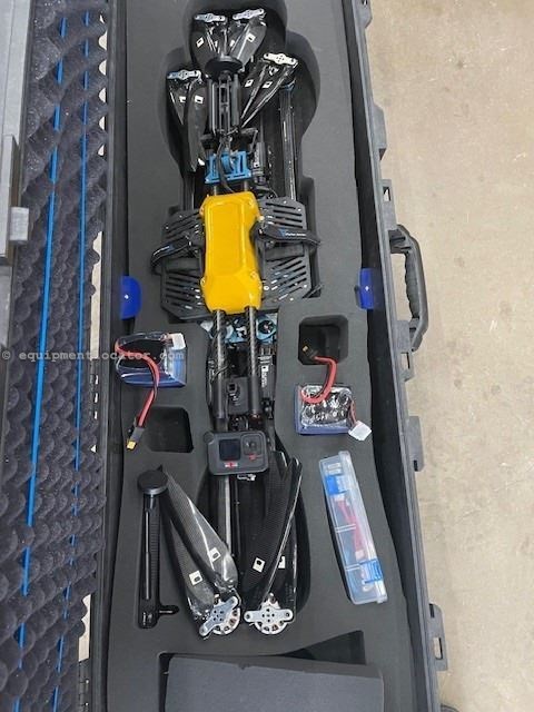 2022 UNKNOWN VECTOR Image 3