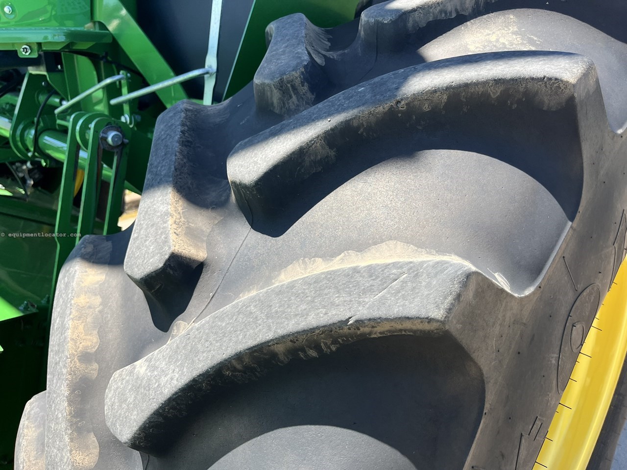 2021 John Deere W235 Image 10