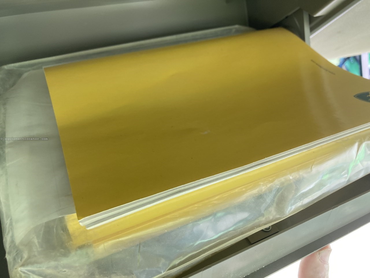 2022 John Deere 8R 250 Image 10