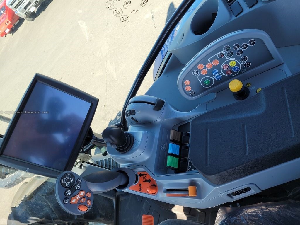 2024 New Holland T6 Series T6.180 Auto Command Image 4