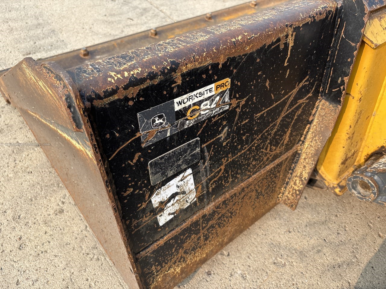 2021 John Deere 333G Image 10