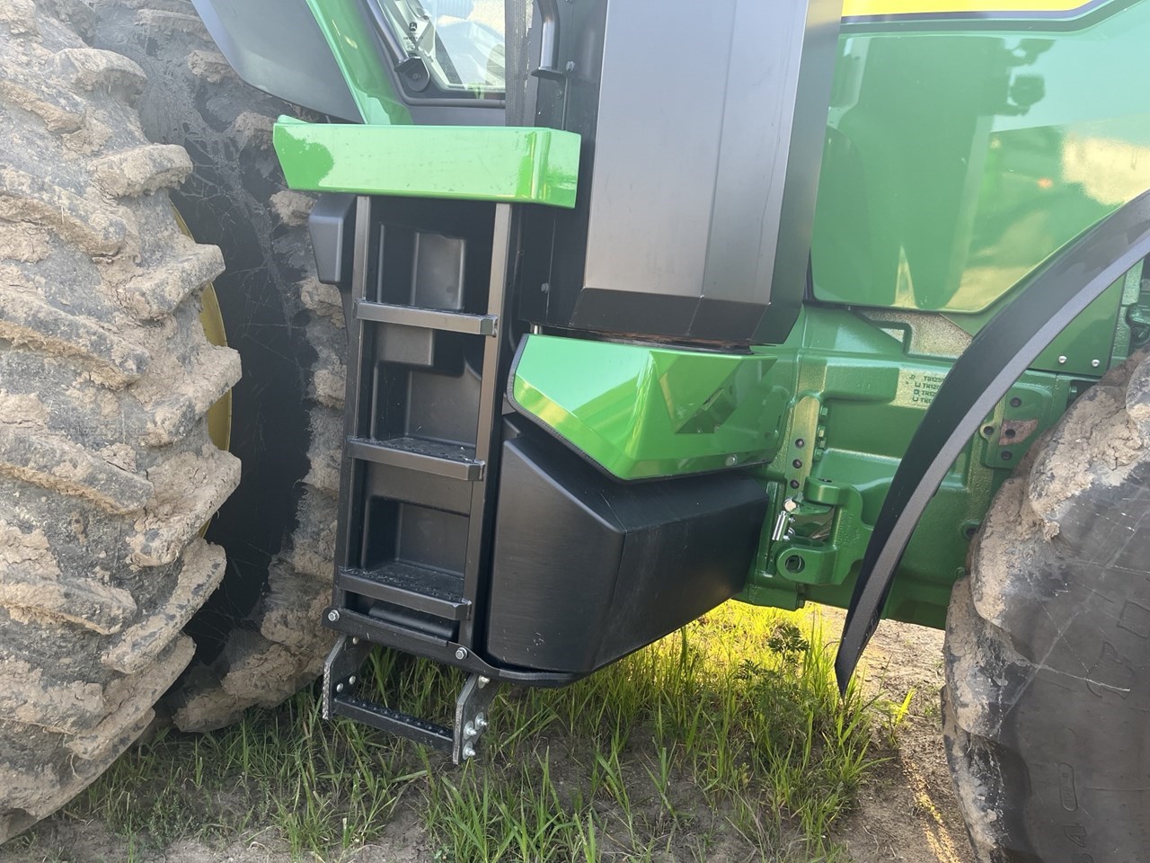 2023 John Deere 8R 310 Image 10