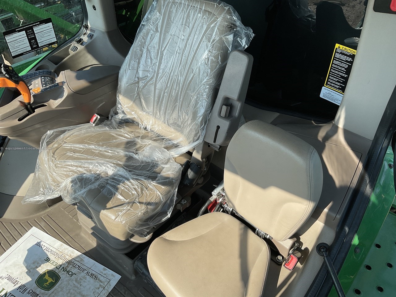 2019 John Deere R4044 Image 10