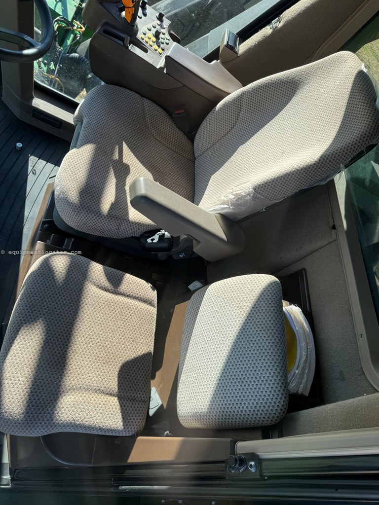 2018 John Deere CP690 Image 10