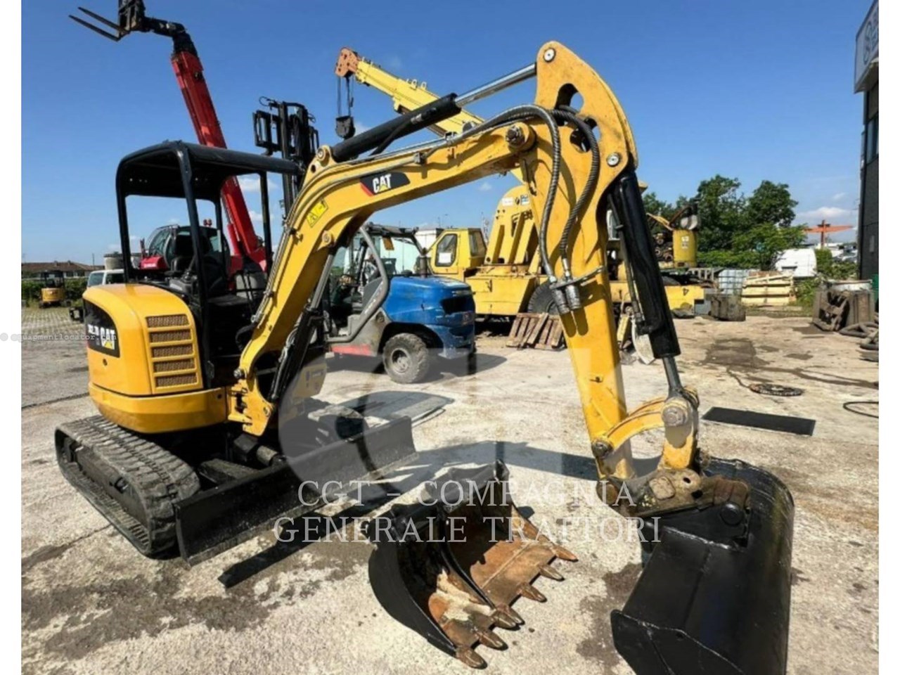 2019 Caterpillar 302.7DCR Image 2
