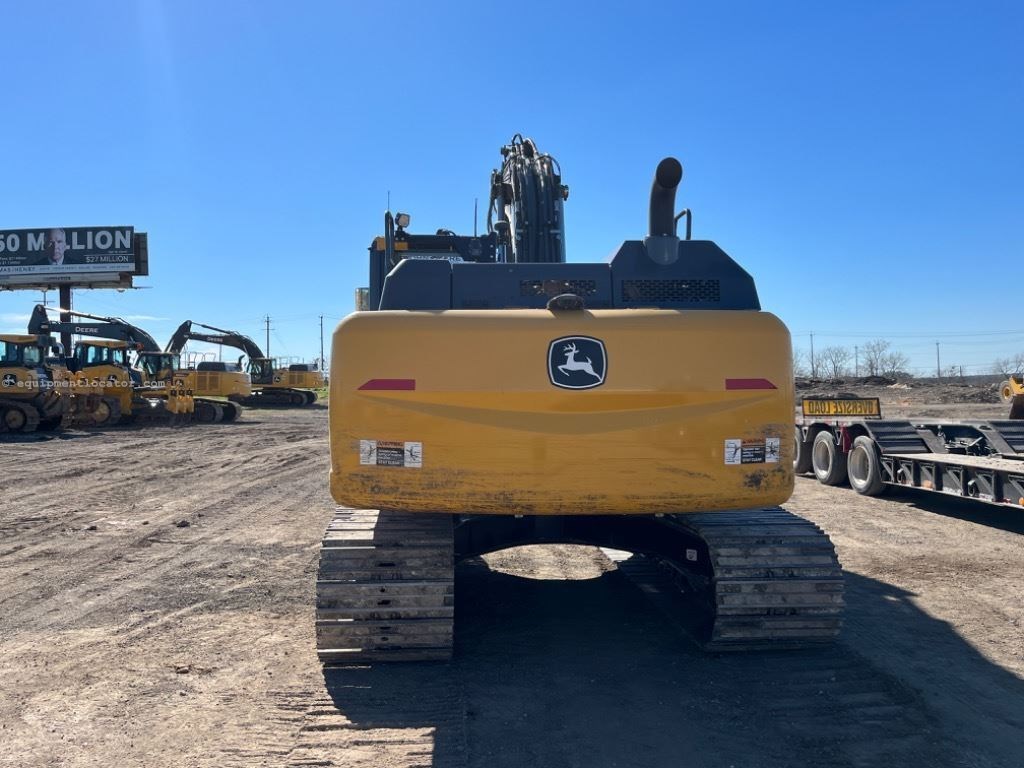 2022 John Deere 210GLC Image 4