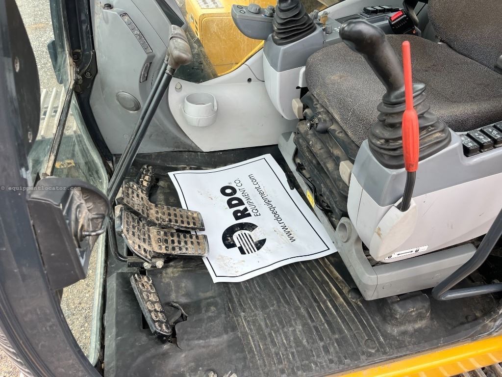 2022 John Deere 300GLC Image 10