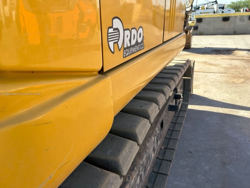 2023 John Deere 135G Image 10