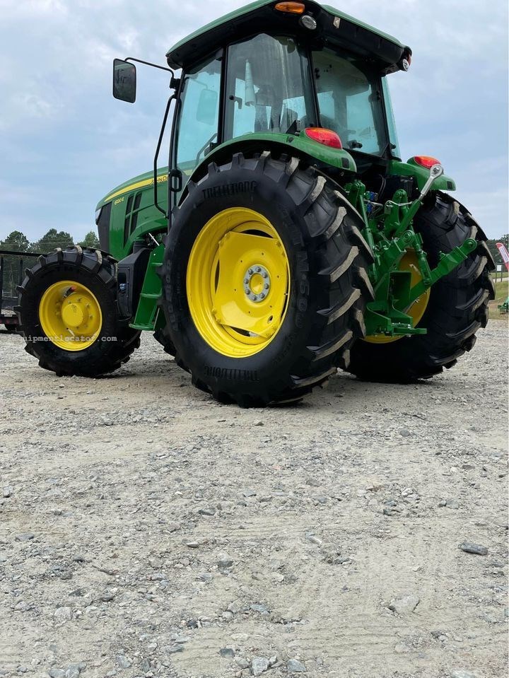2025 John Deere 6120E Image 10