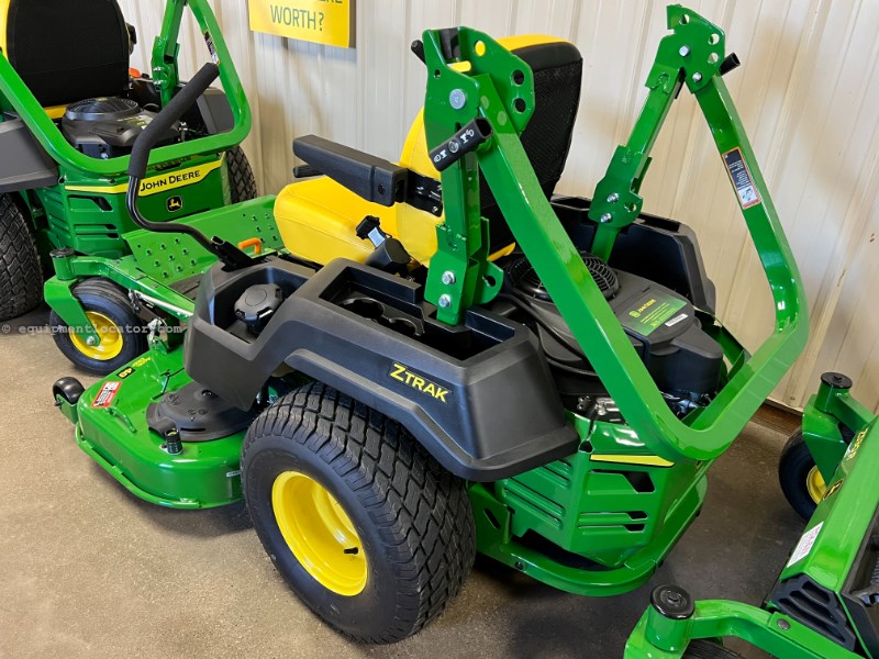2025 John Deere Z530M - 48" Image 3