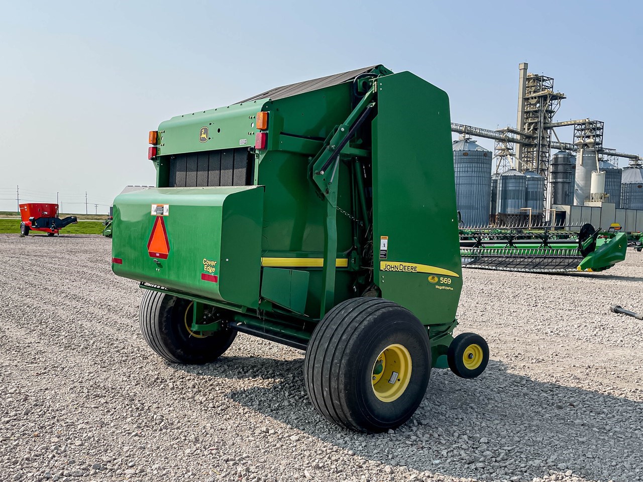 2013 John Deere 569 Image 4