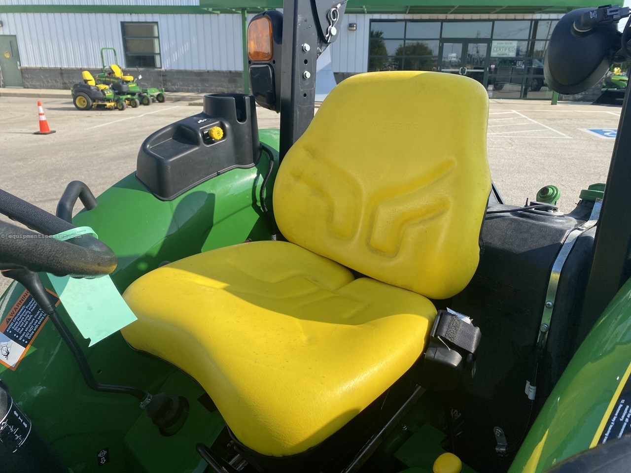 2017 John Deere 5055E Image 10