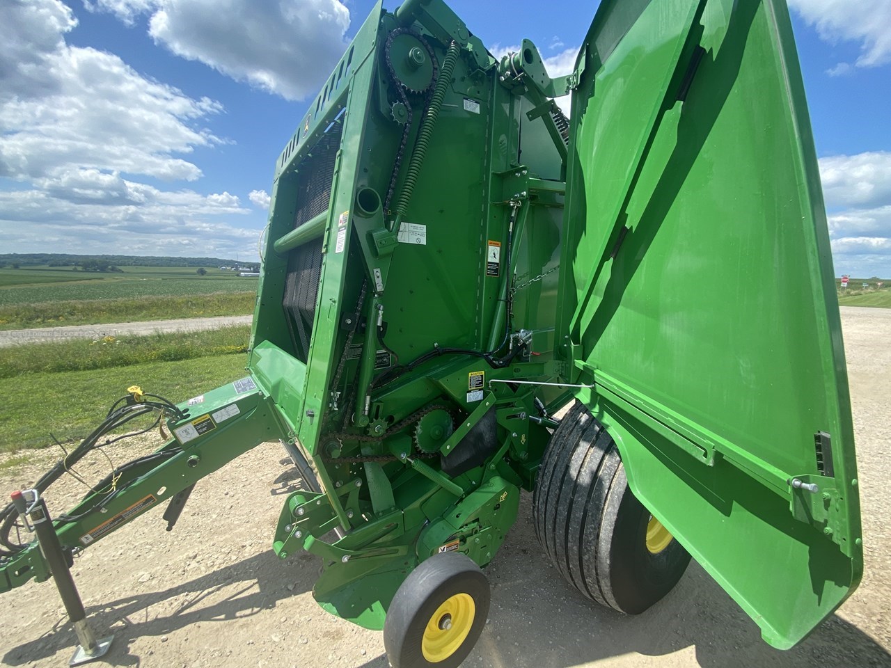 2020 John Deere 560M Image 10