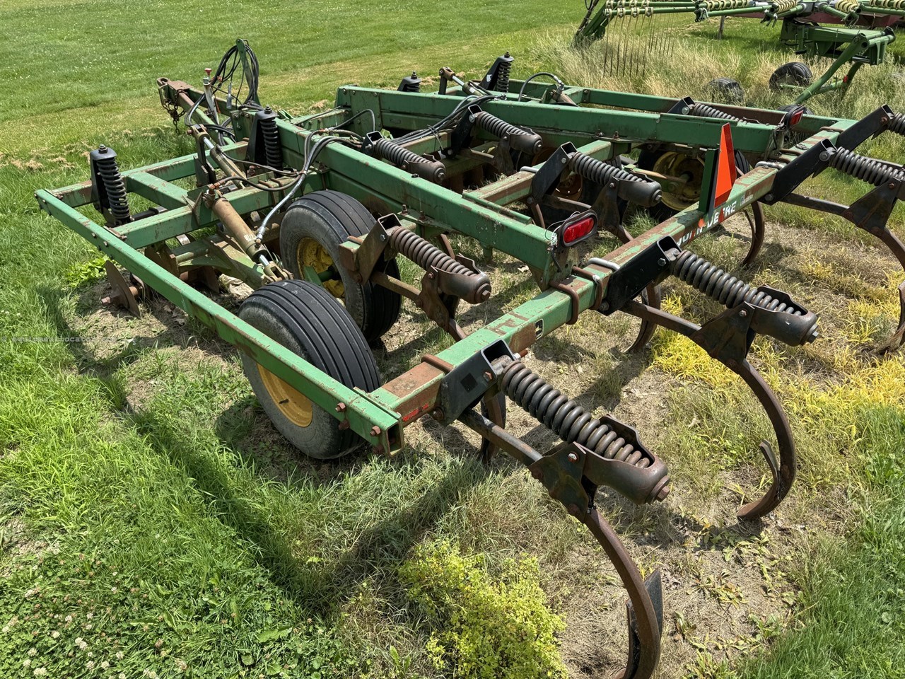 1995 John Deere 714 Image 10