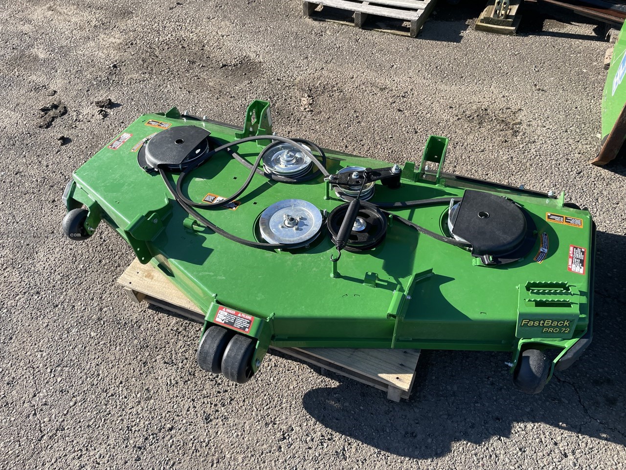 2023 John Deere Fastback 72 Pro Deck Image 4