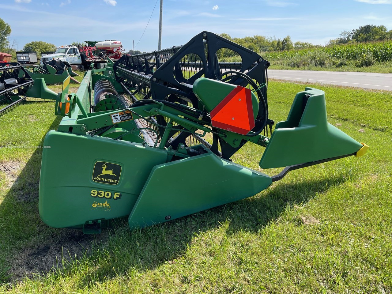 2001 John Deere 930F Image 10