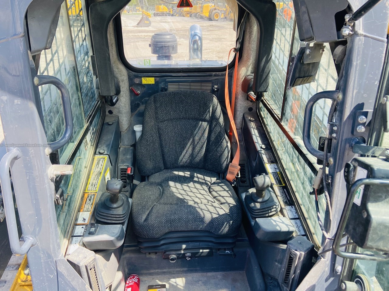 2018 John Deere 333G Image 10