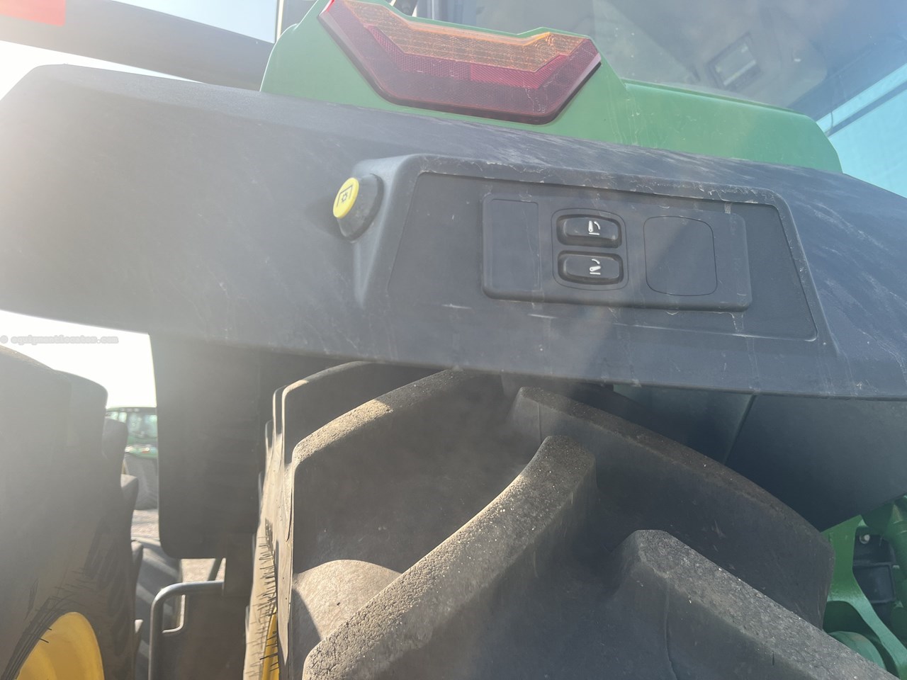 2023 John Deere 8R 370 Image 10