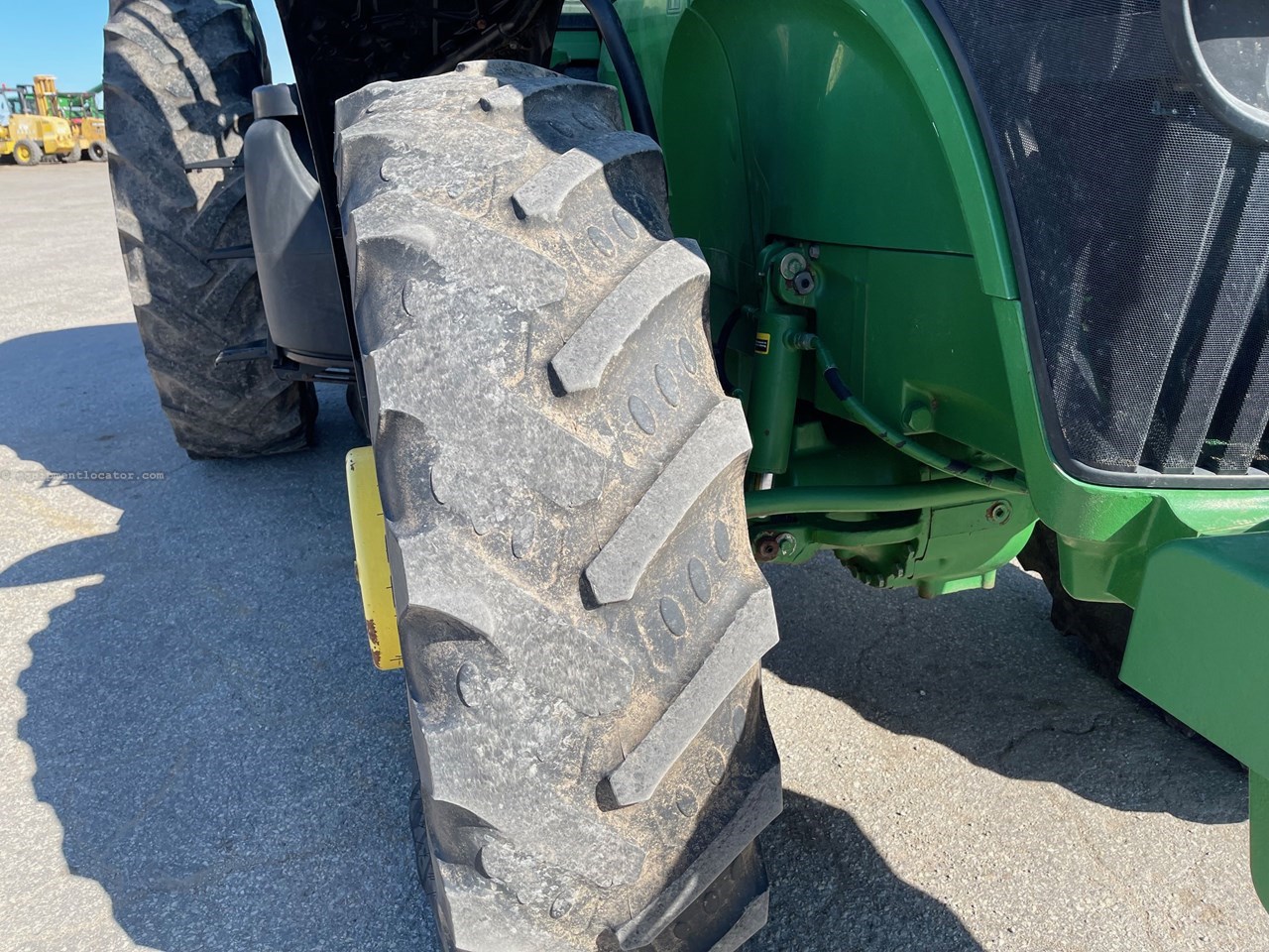 2013 John Deere 7230R Image 4