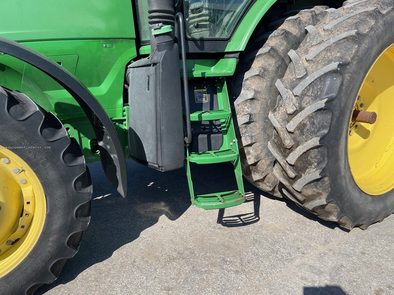 2013 John Deere 7230R Image 10