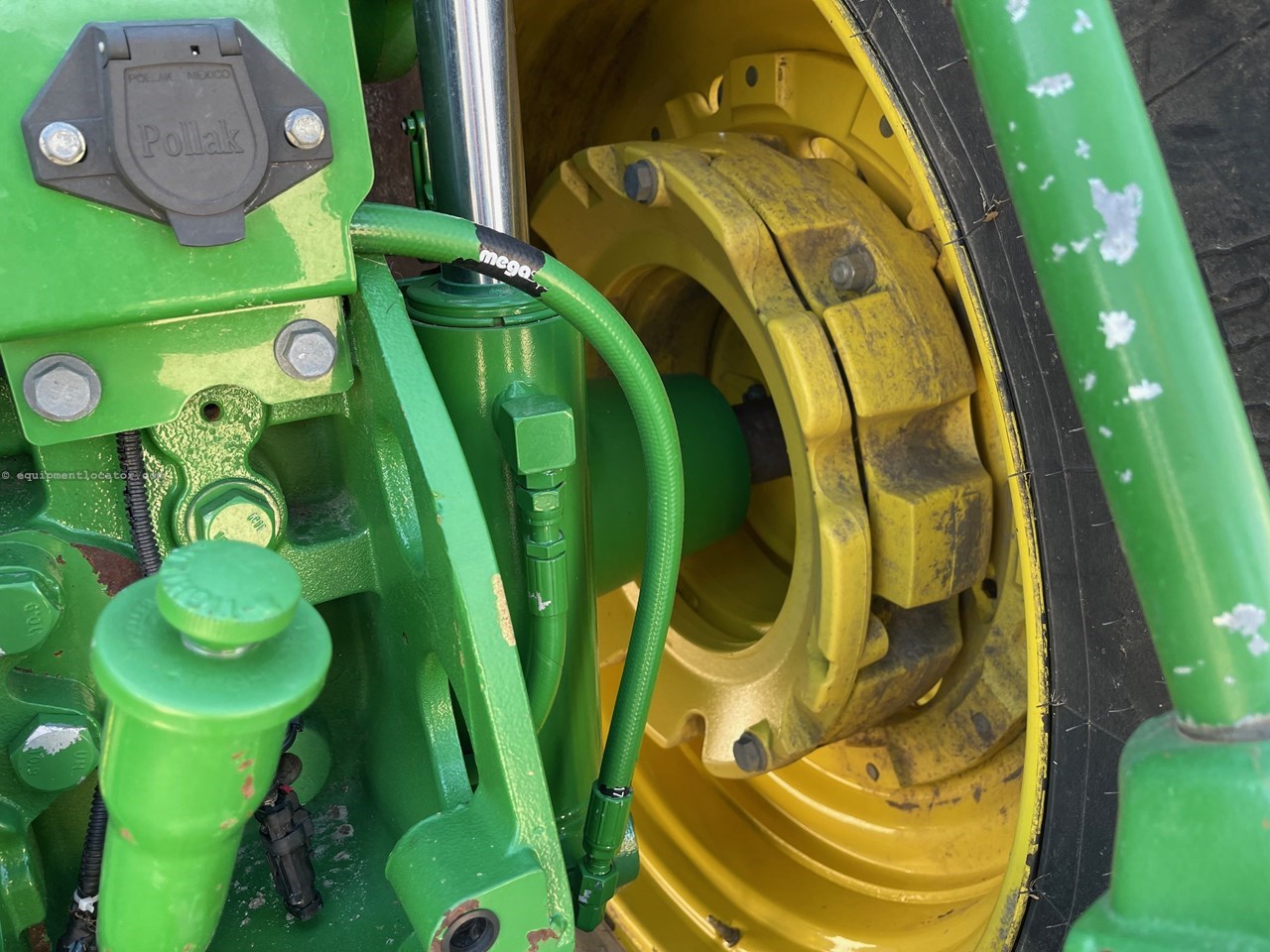 2013 John Deere 7230R Image 16