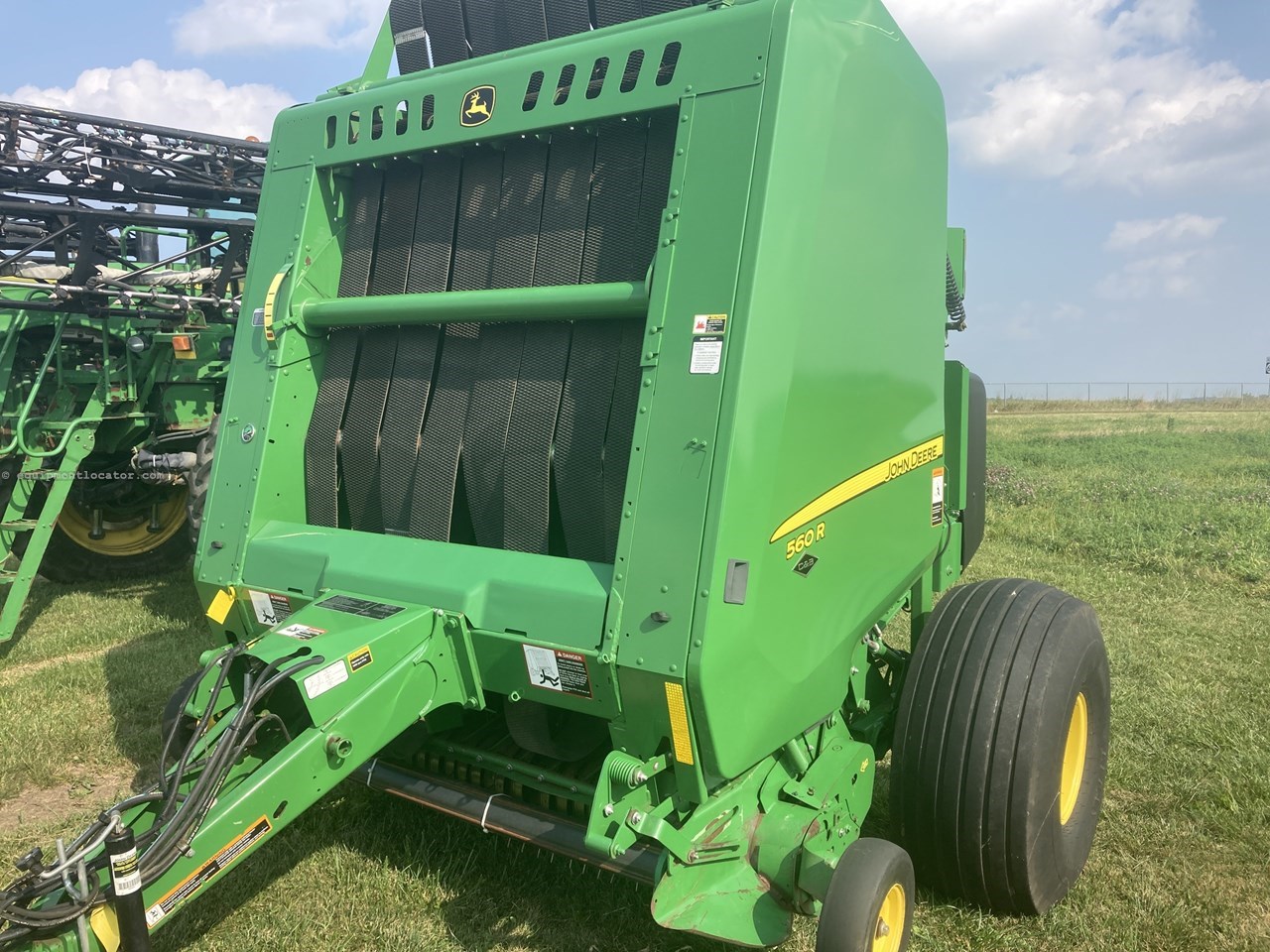 2018 John Deere 560R Image 4
