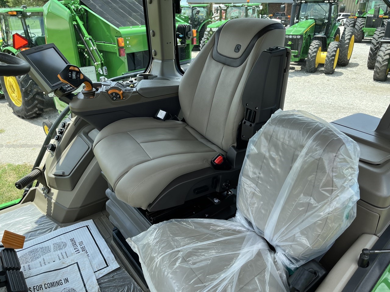 2023 John Deere 8RX 340 Image 10