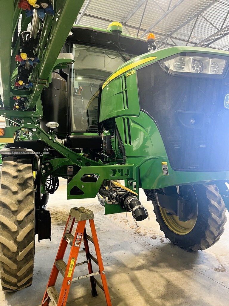 2018 John Deere R4038 Image 10