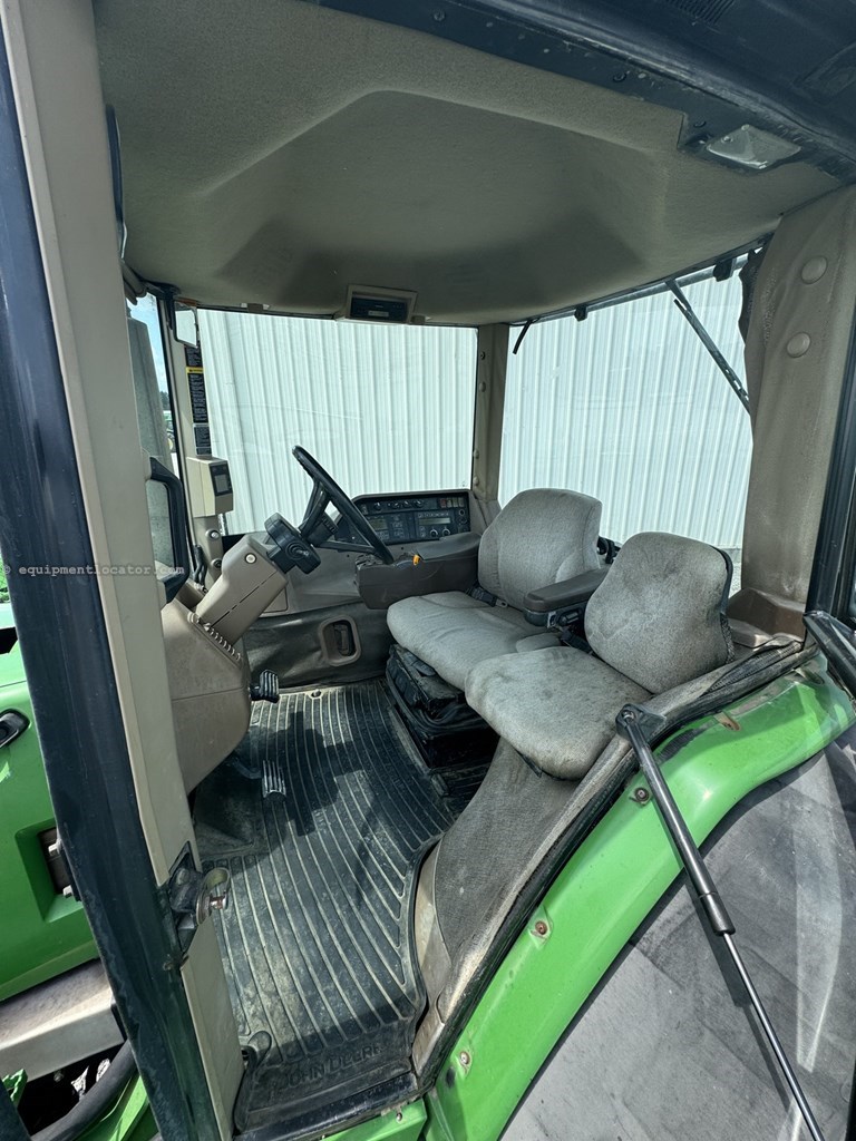 2004 John Deere 9520T Image 10