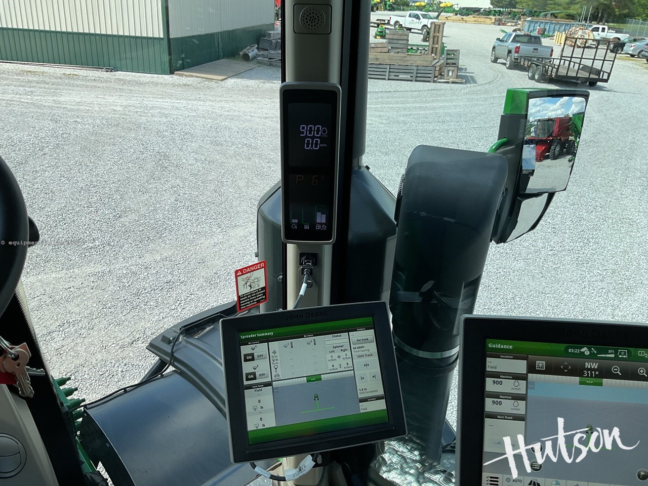 2024 John Deere 800R Image 32