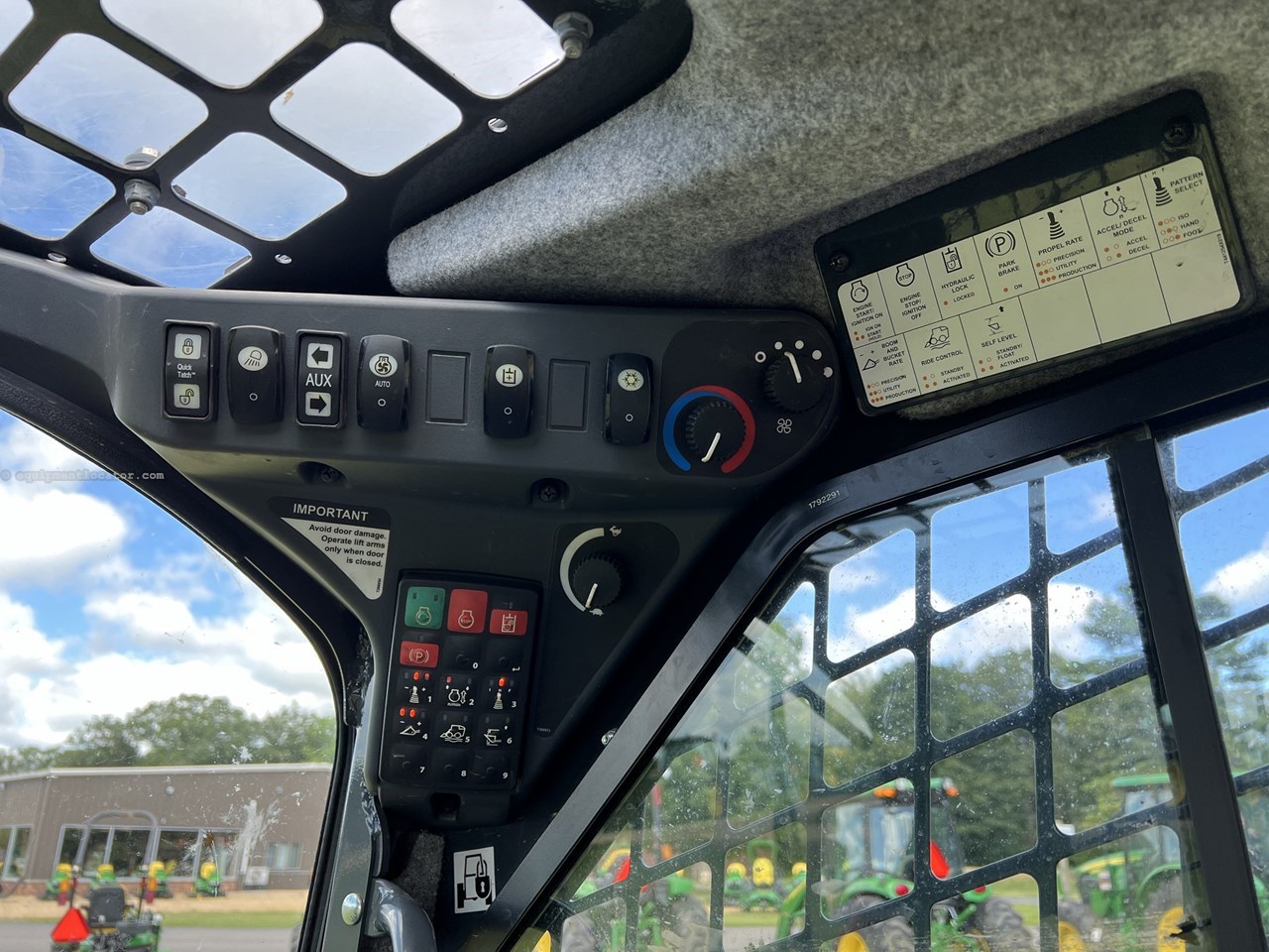 2023 John Deere 331G Image 10