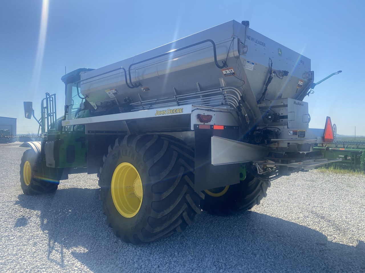 2023 John Deere 800R Image 3