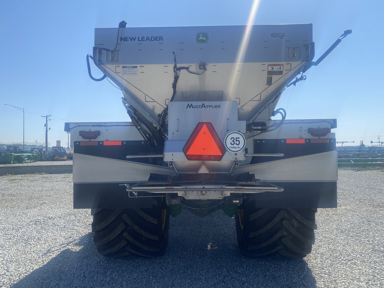 2023 John Deere 800R Image 4