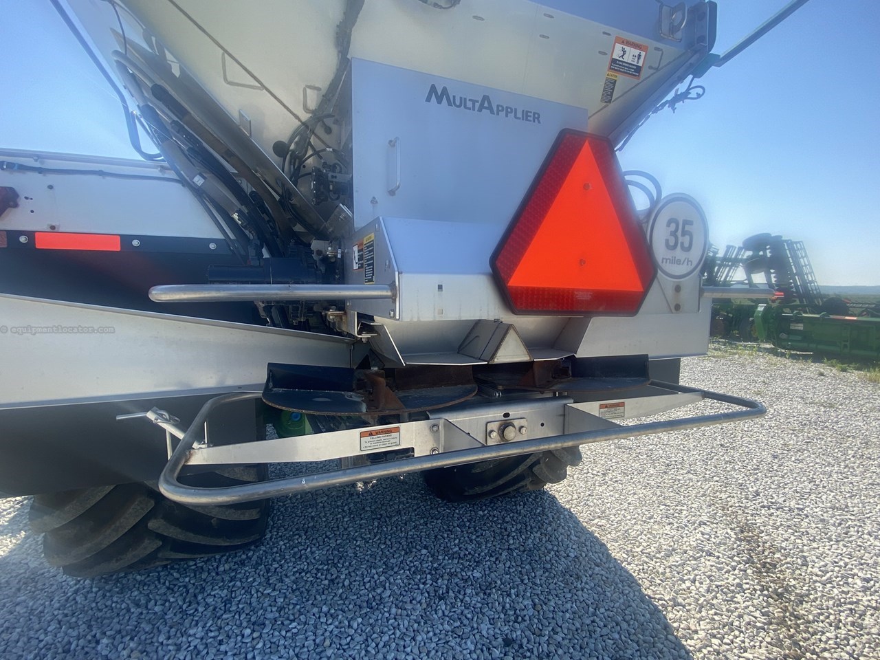 2023 John Deere 800R Image 14