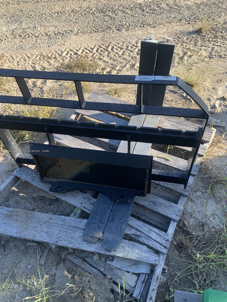 2023 John Deere 3040-334 Image 3