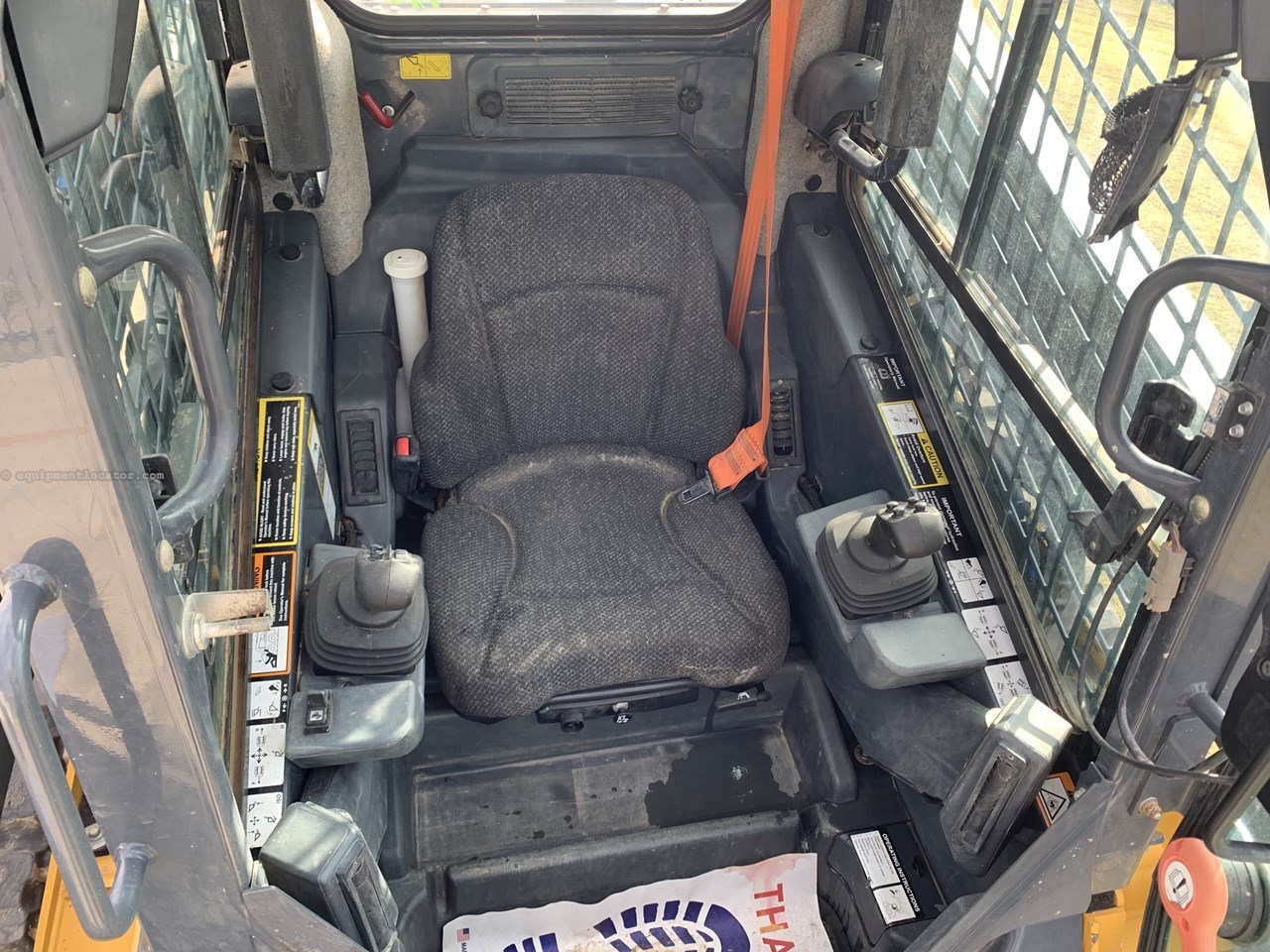 2020 John Deere 331G Image 10