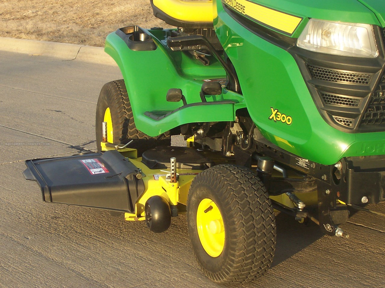 2014 John Deere X300-48" Image 2