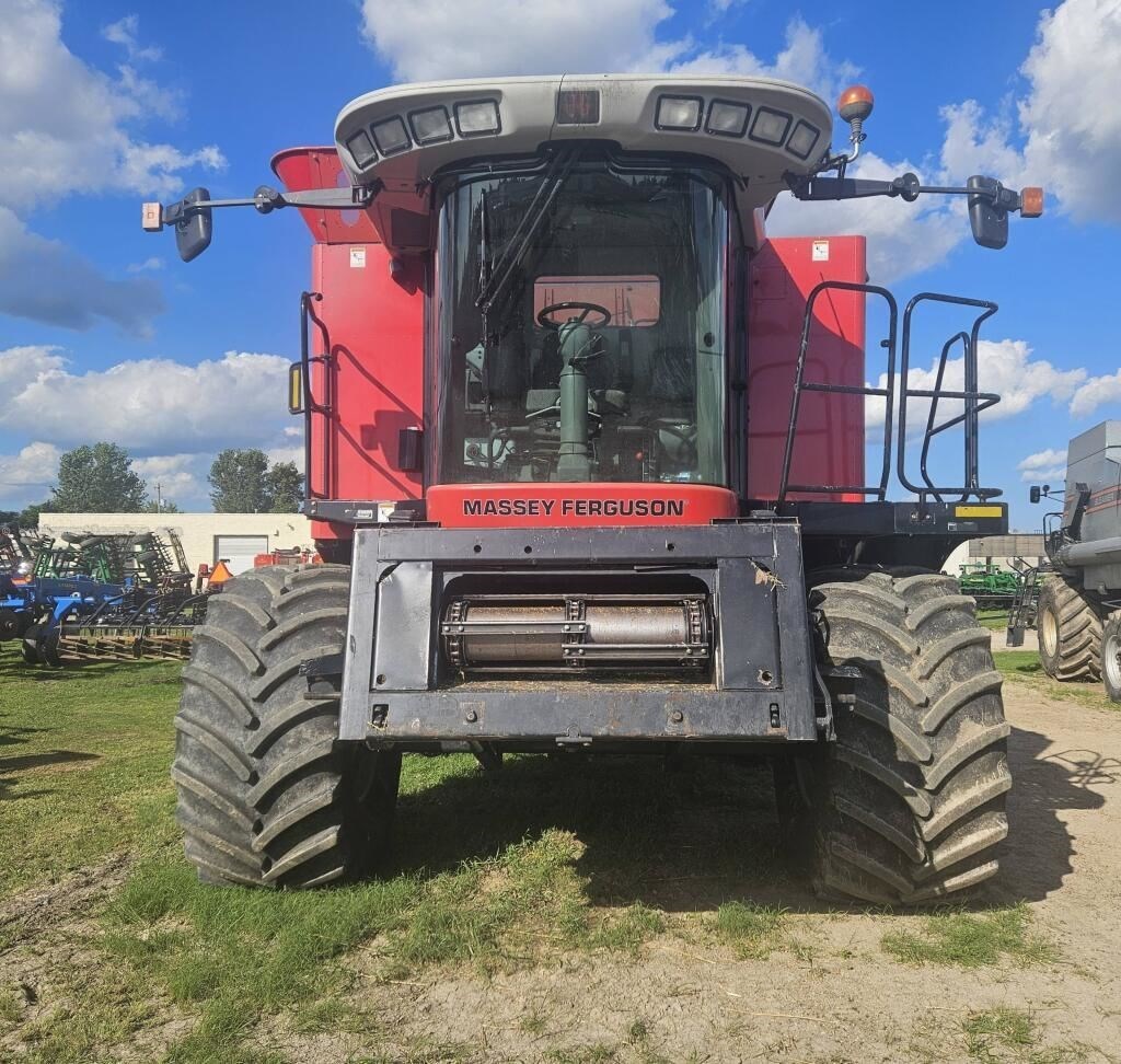 2009 Massey Ferguson 9690 Image 2