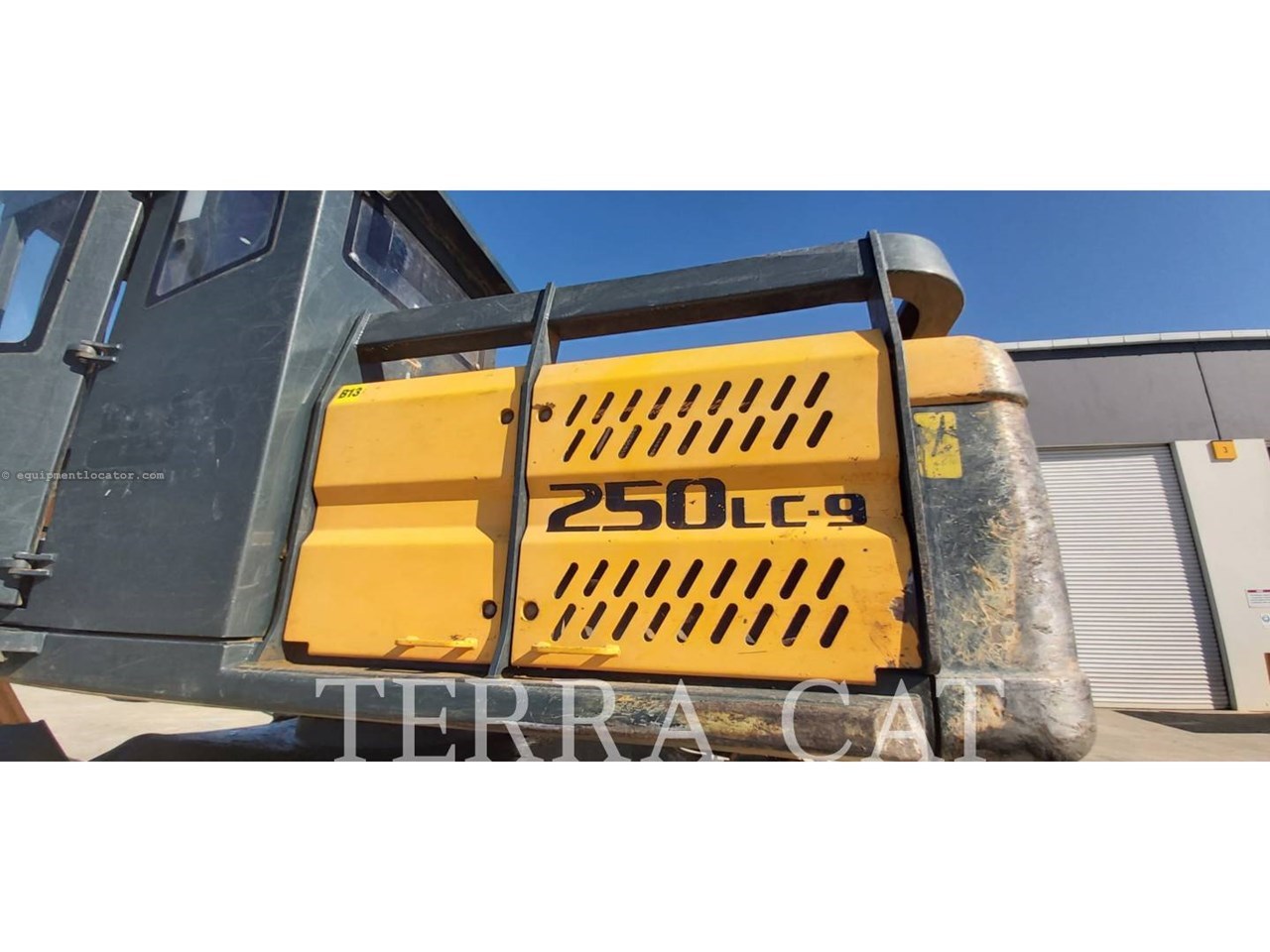 2017 Hyundai 250LC-9 Image 10