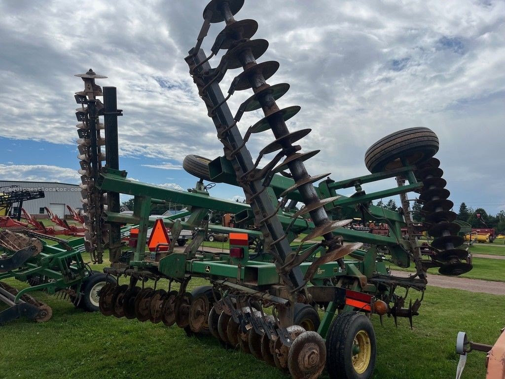 John Deere 637 Image 4