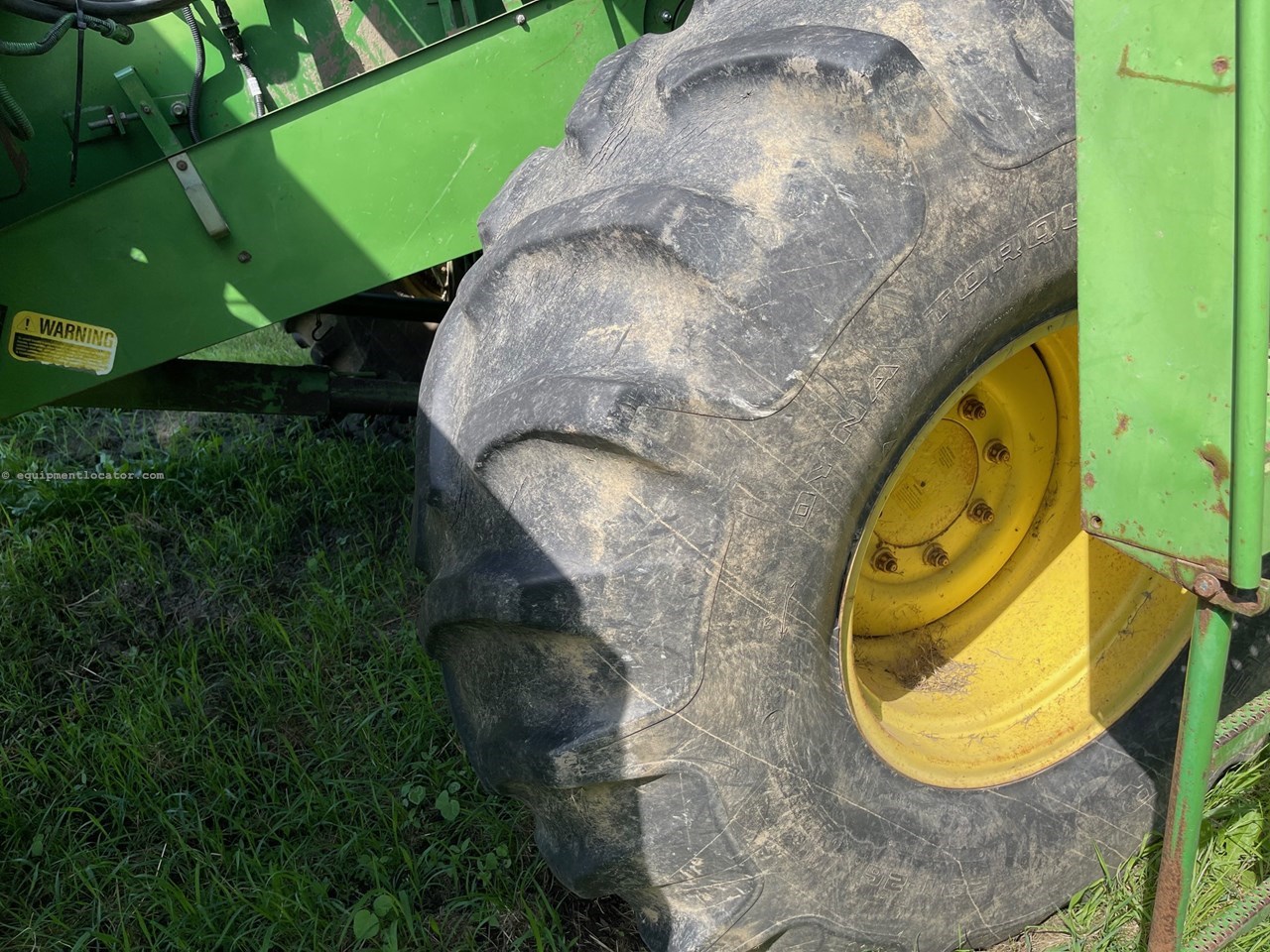1988 John Deere 4425 Image 10