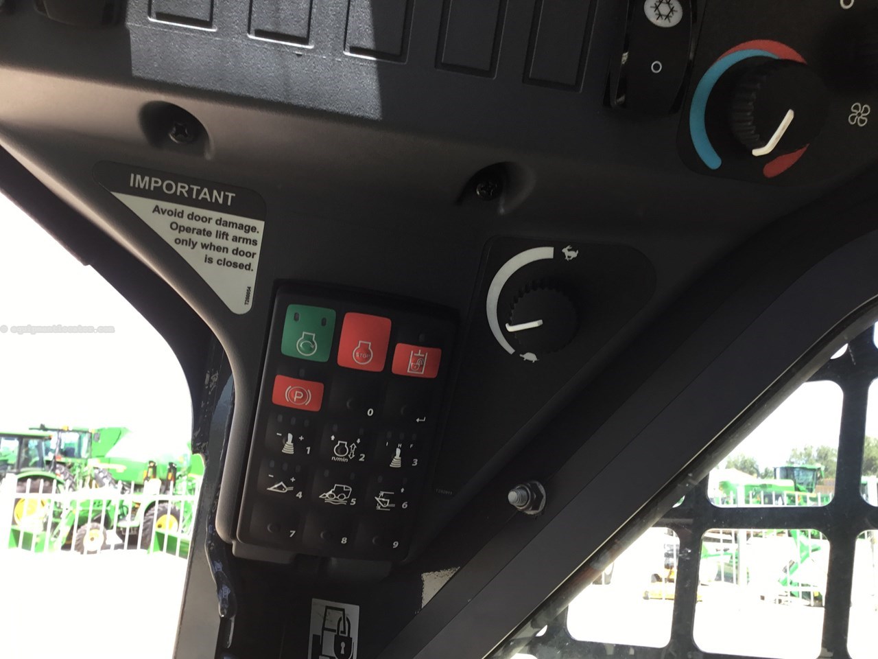 2024 John Deere 317G Image 10