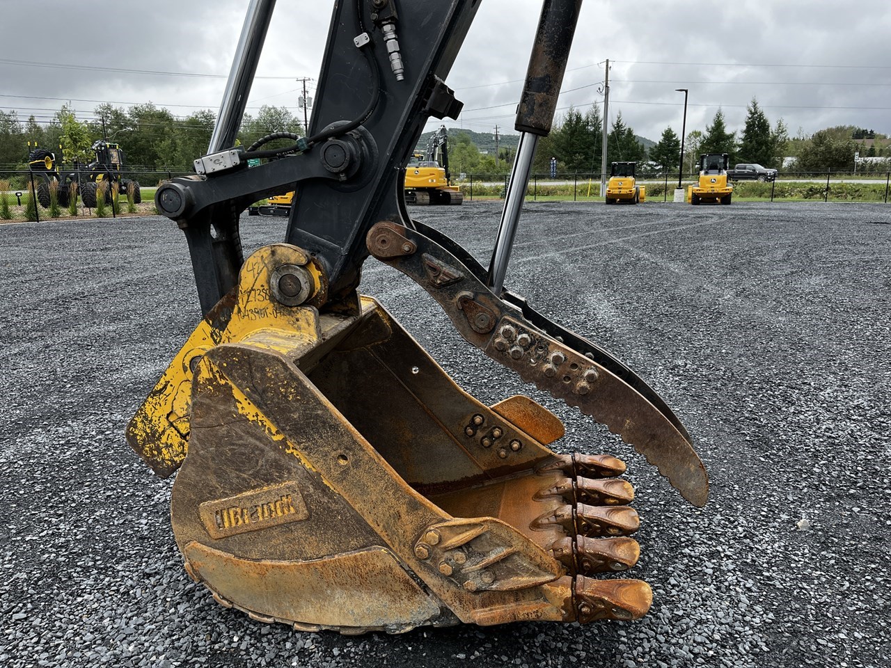 2018 John Deere 210G LC Image 10