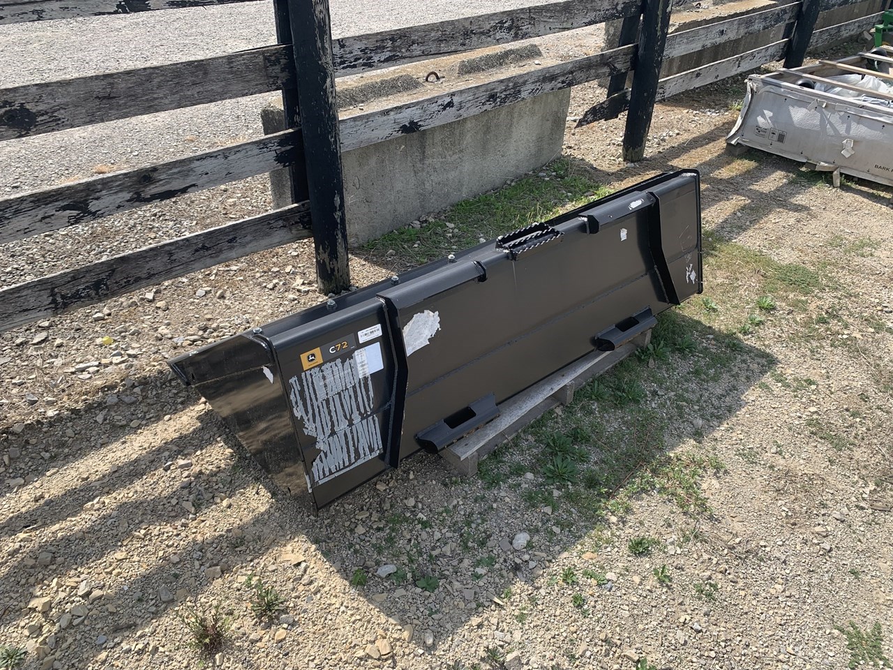 2023 John Deere C 72 BUCKET Image 6