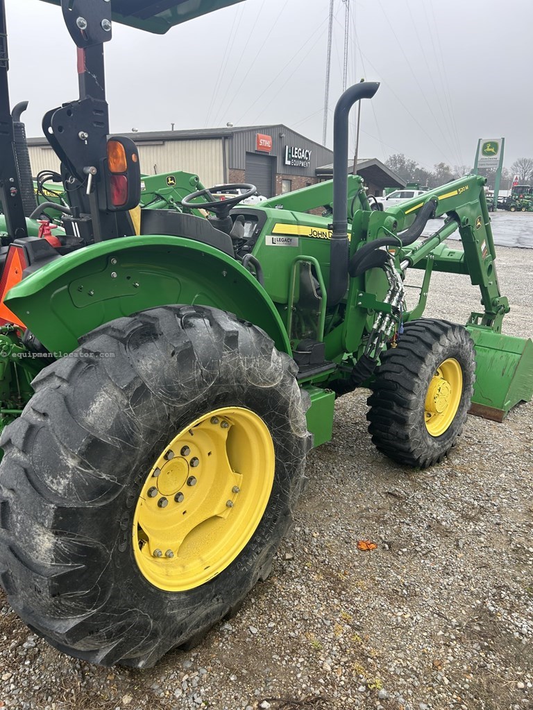 2018 John Deere 5075E Image 10