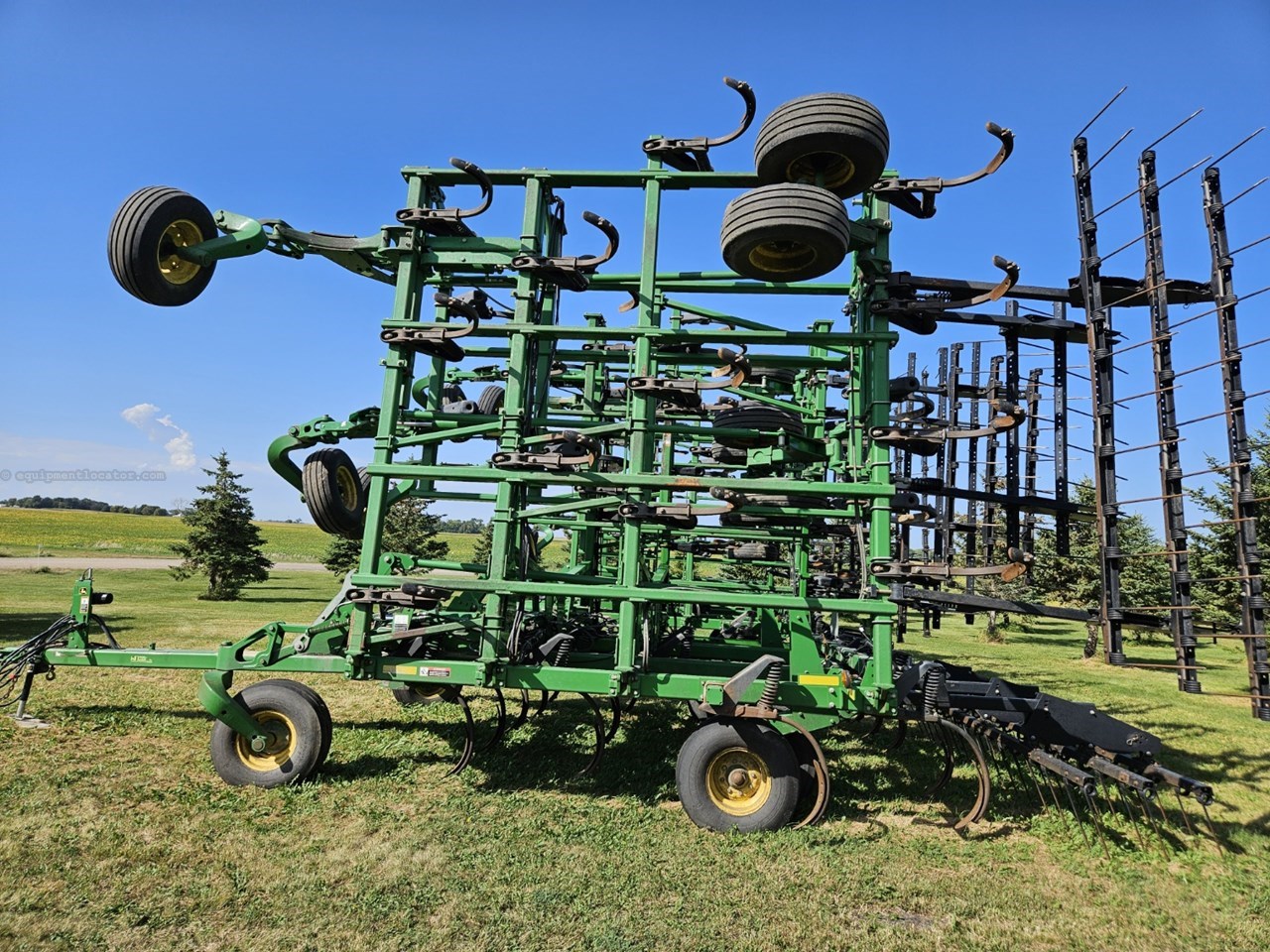 2013 John Deere 2410 Image 10