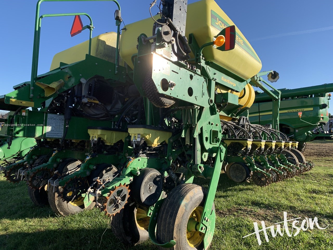 2016 John Deere 1775NT Image 10
